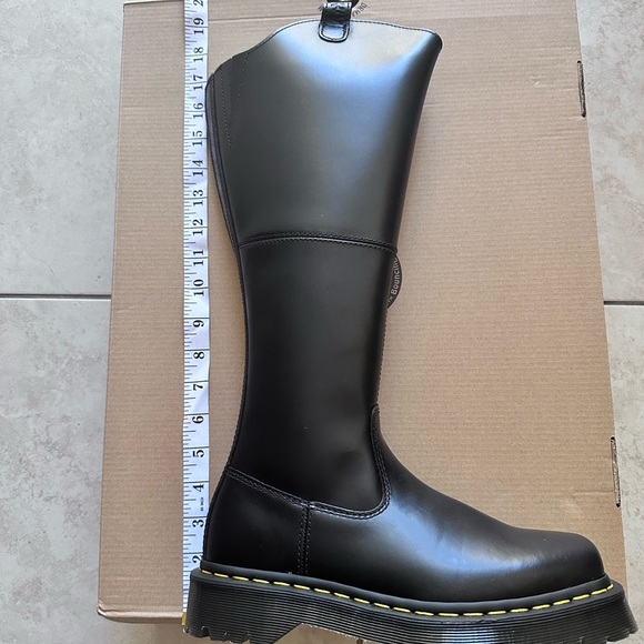 Dr Martens Amaayah knee hi leather boots - Picture 4 of 10